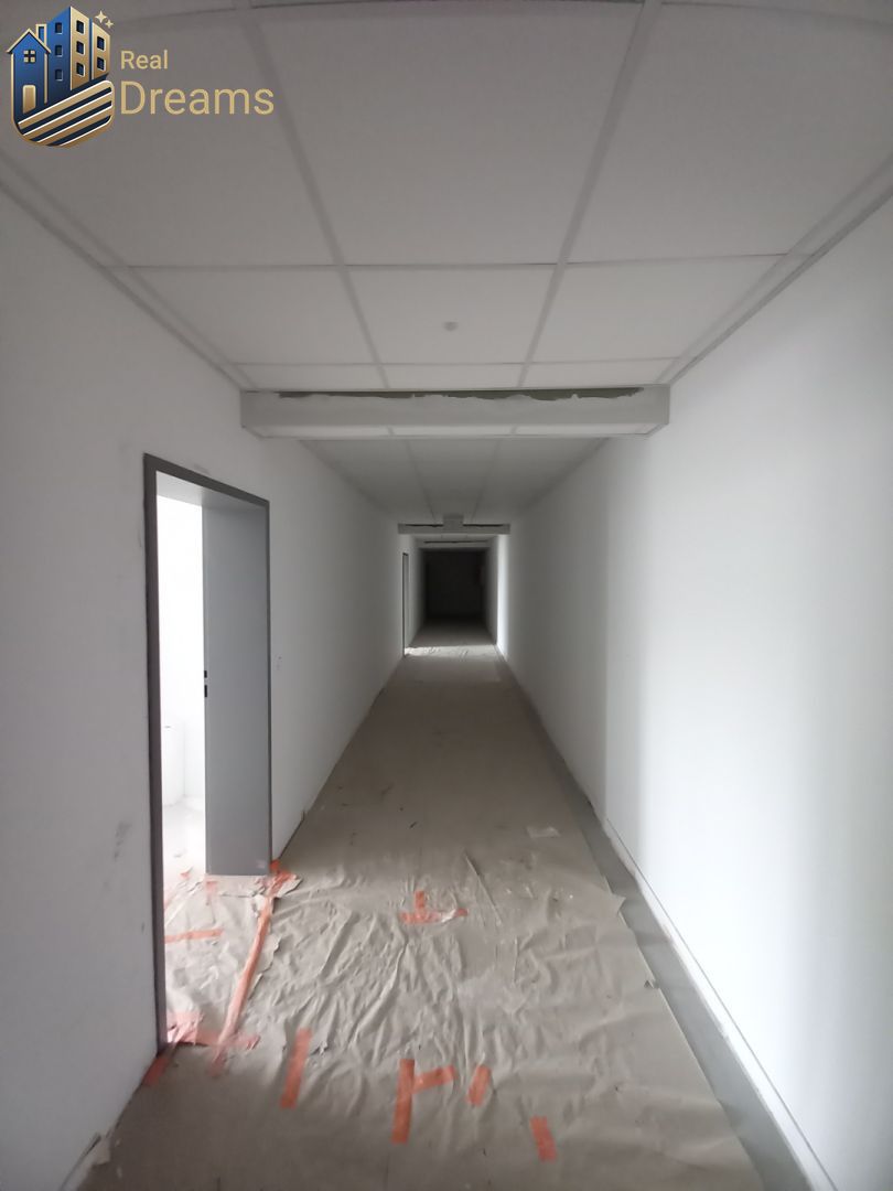 SKOLAUDOVANÉ Posledné voľné obchodné priestory na predaj v - 13