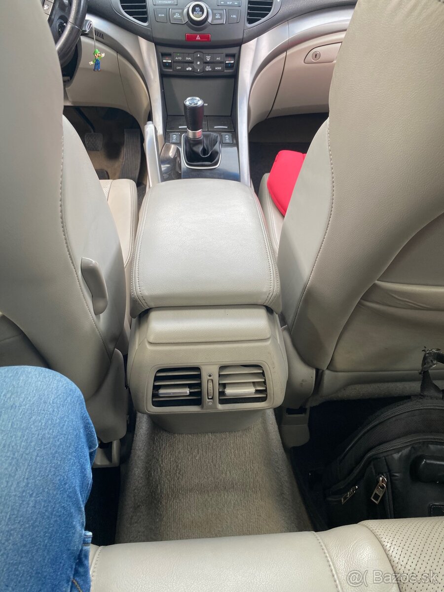 Predám Honda 2,2diesel Accord tourer 2010 - 13