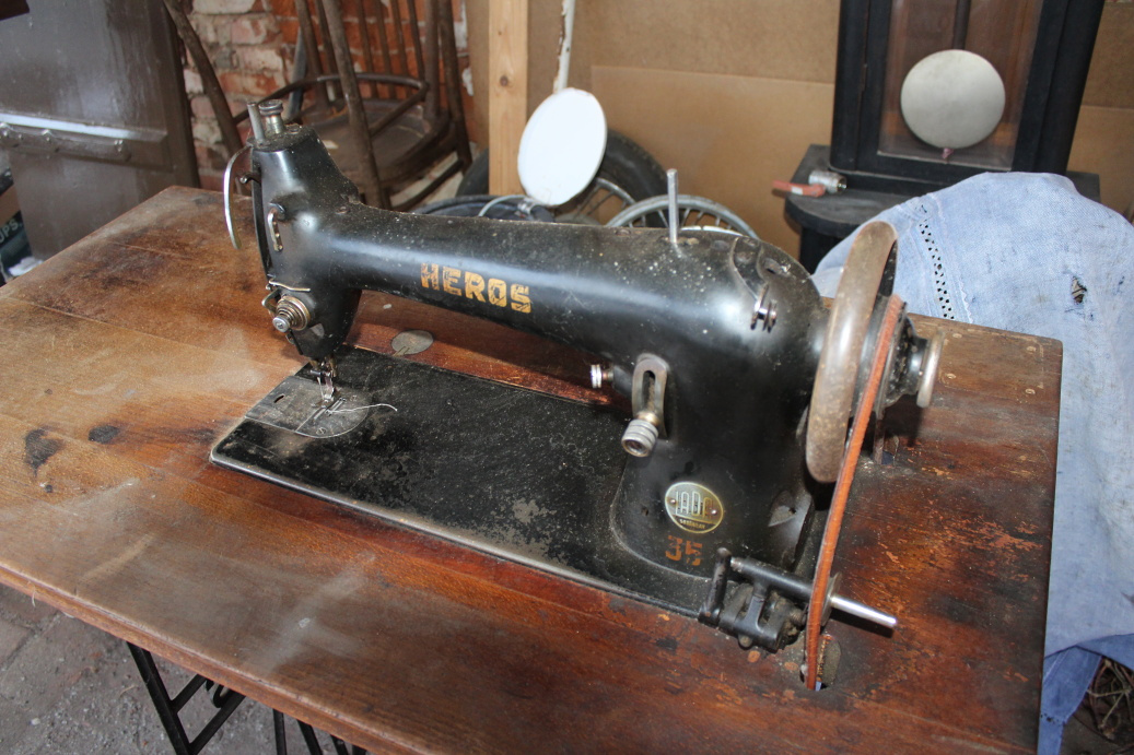 Šicí stroj - 13