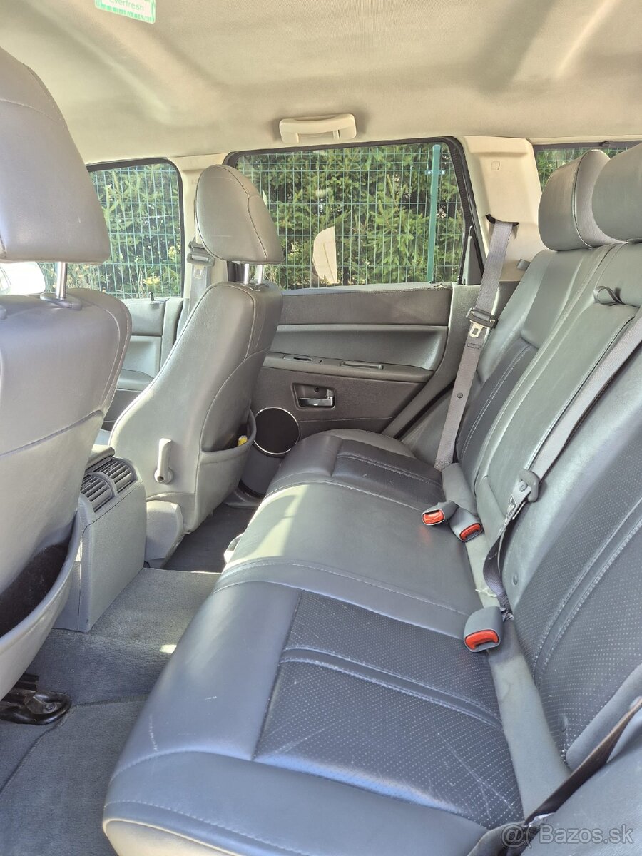 Jeep Grand Cherokee - 13