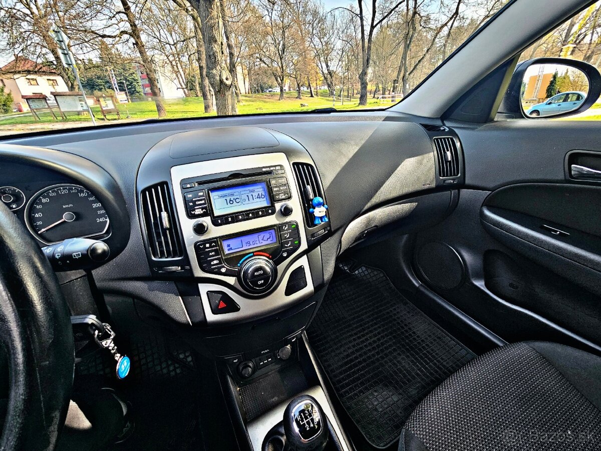 Hyundai i30 1.6 CRDi rv:9/2011 142 tis.km - 13