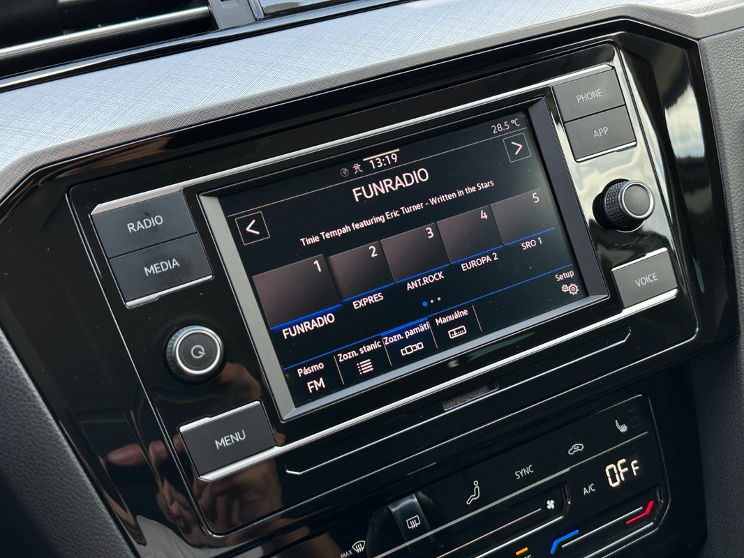 Volkswagen Passat Variant 2.0 TDi DSG 4Motion - 13