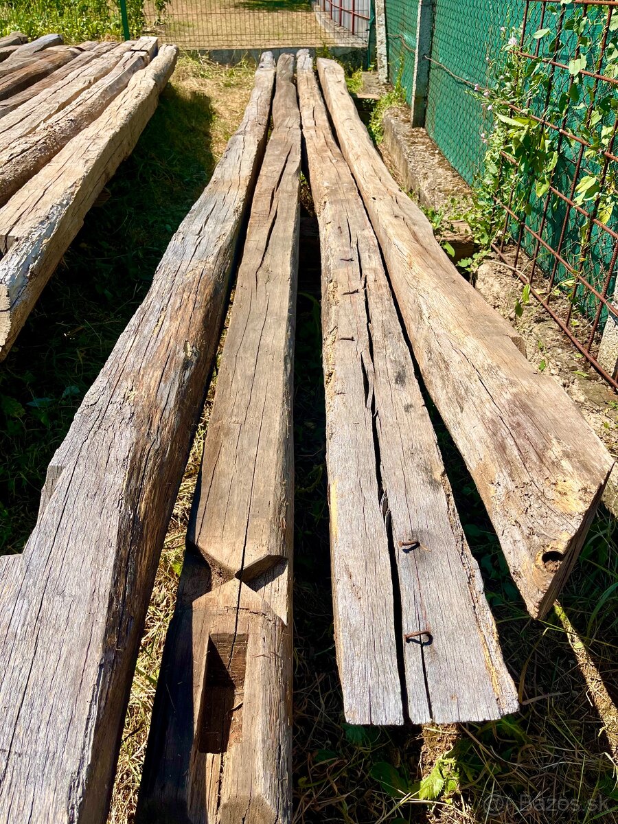 Staré dubové hranoly a trámy - ručne kresané - 13