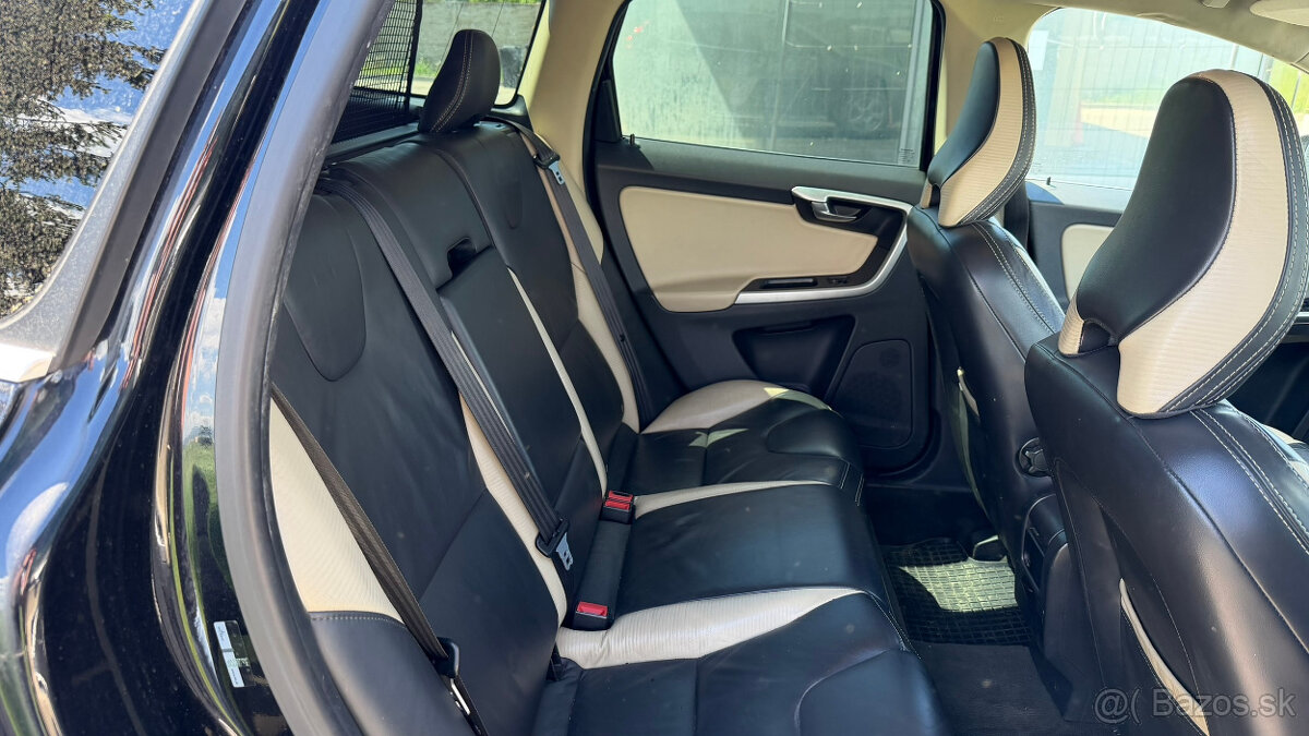 Volvo XC60 2.4D AWD Kinetic Geartronic - 13