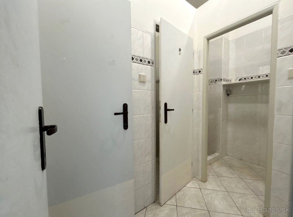 Na prenájom MODERNÁ prevádzková budova 1300m2 15min.od NZ - 13