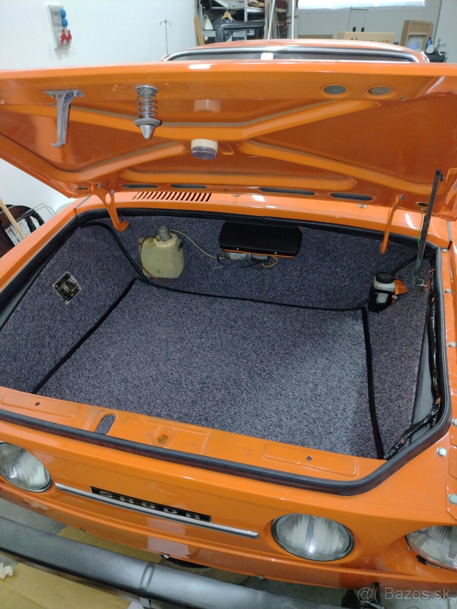 Škoda 110 R - Interiér - 13