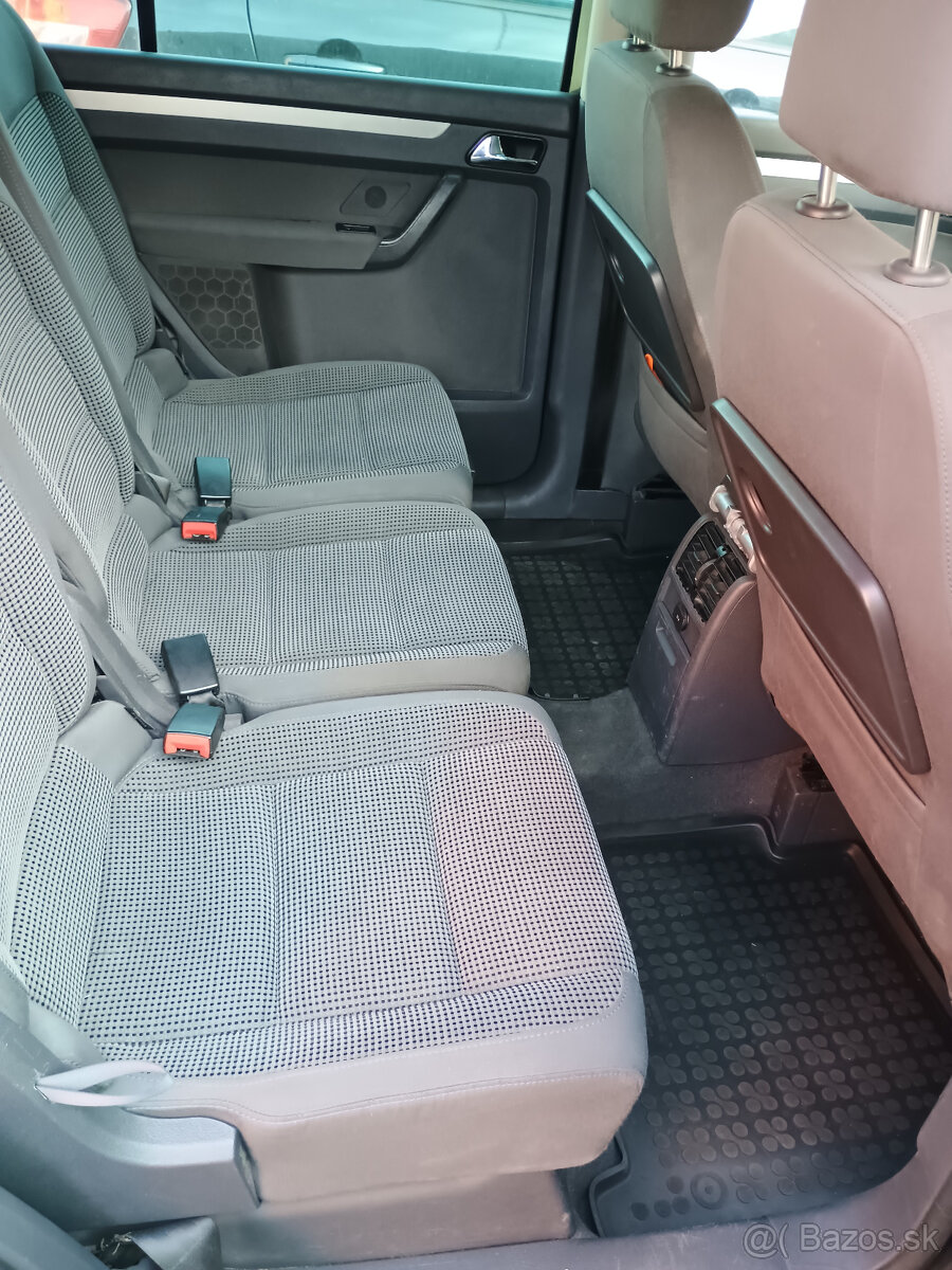 Predám volkswagen touran - 13