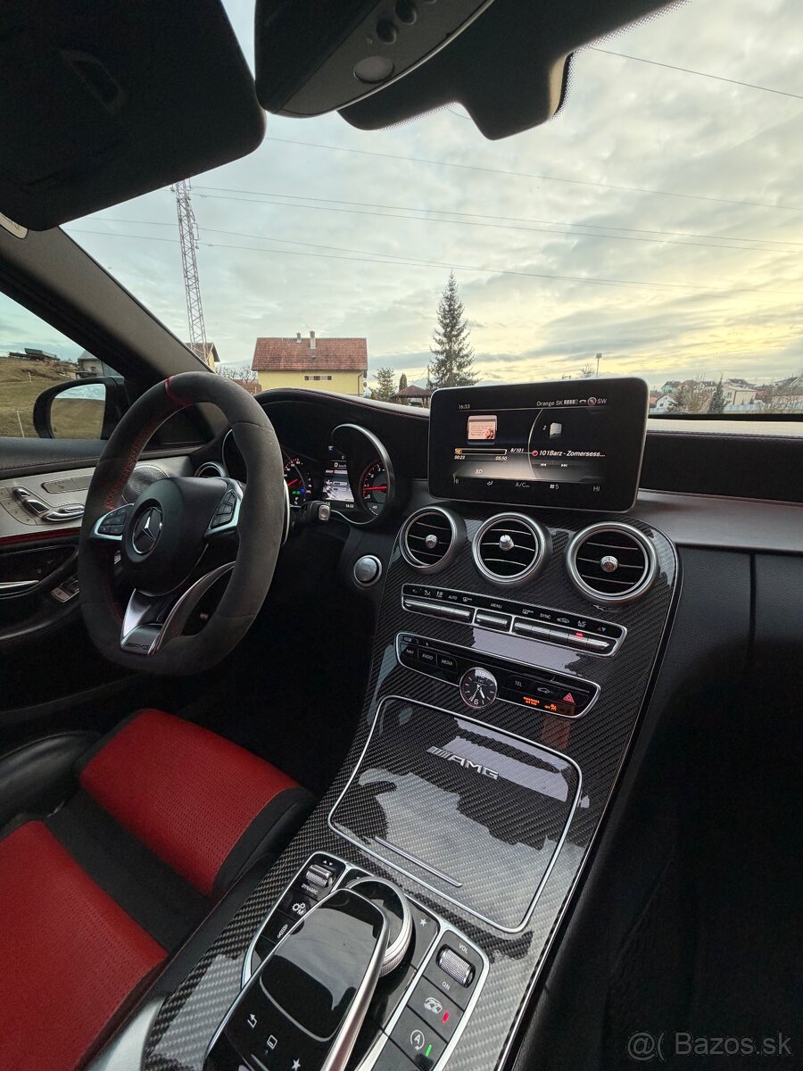 Mercedes AMG C63s - 13