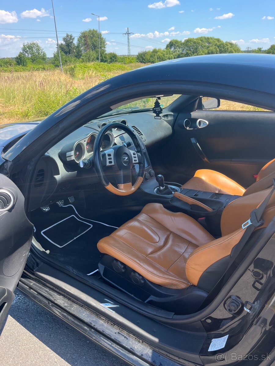 Nissan 350Z - 13