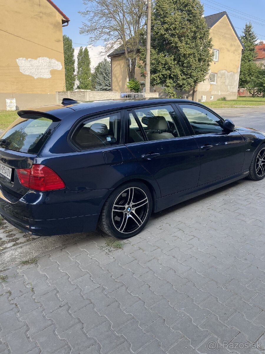 Predám BMW e91 318d facelift 2011 - 13