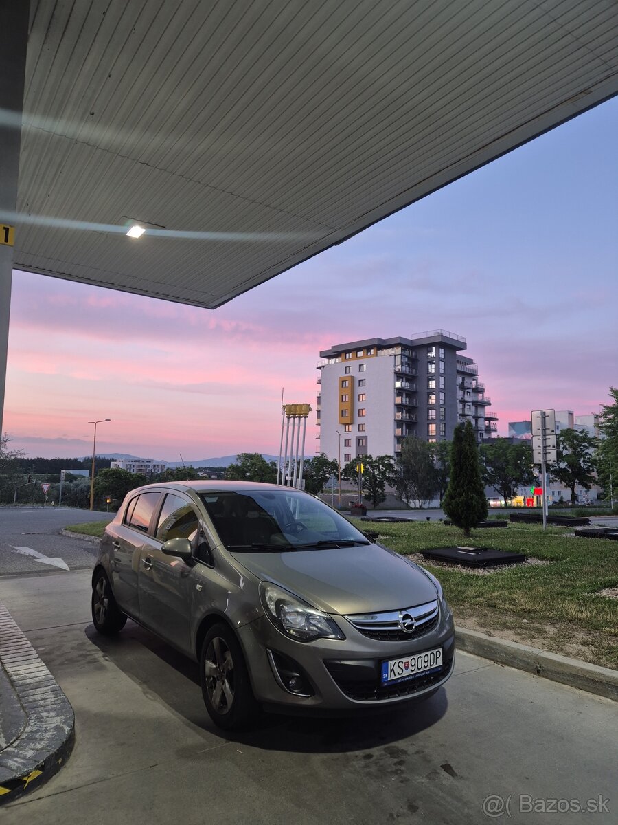 Opel Corsa D 2015 - 13