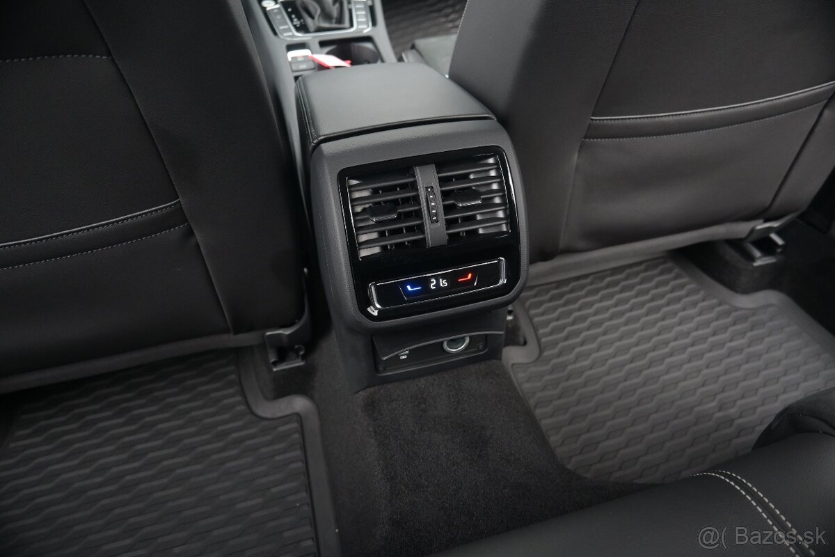 Volkswagen Passat Variant 2.0 TDI Elegance 4Motion DSG - 13