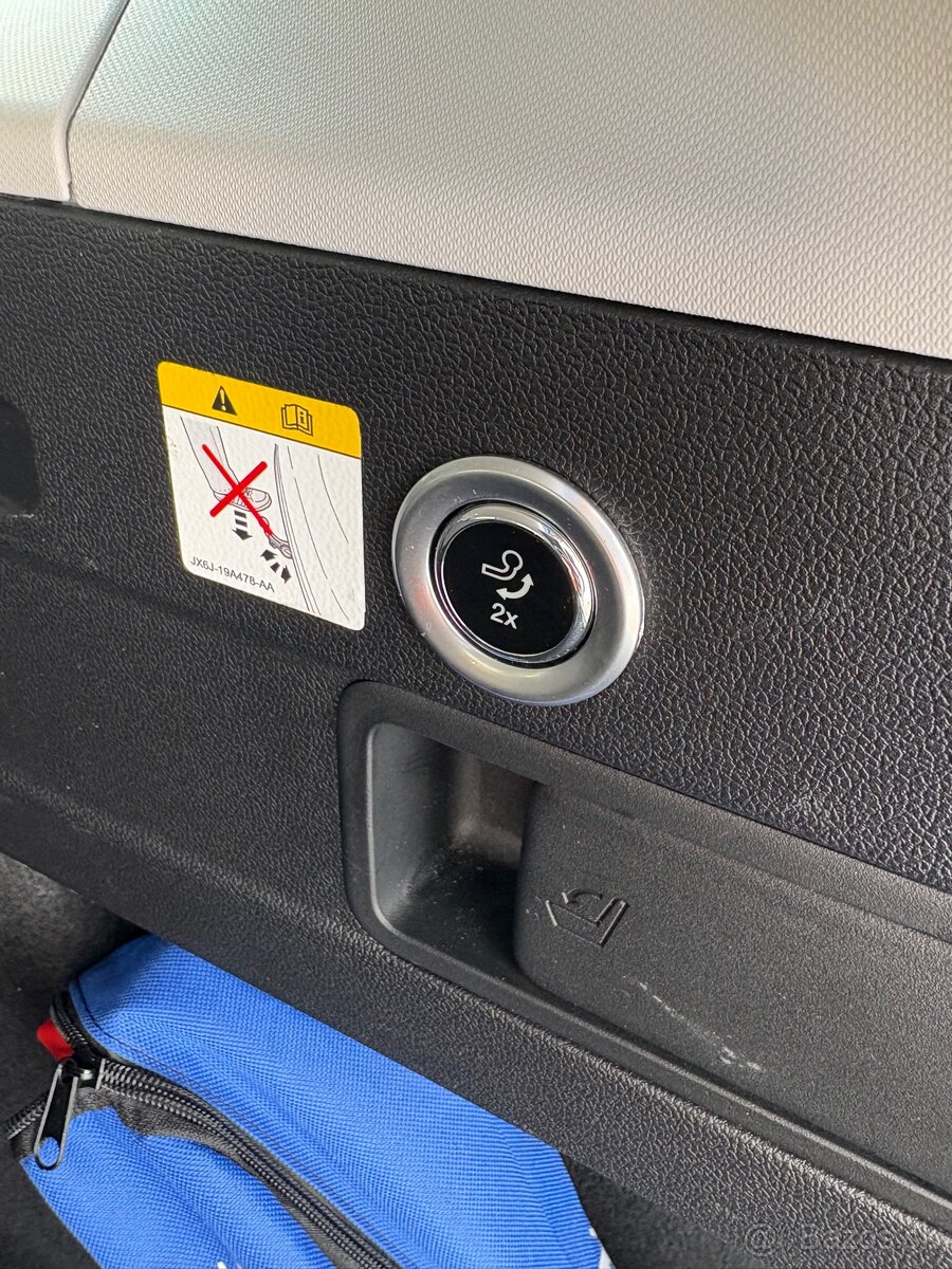 Ford focus combi vignale 2,0 A/T, 110kw, 2019 - 13