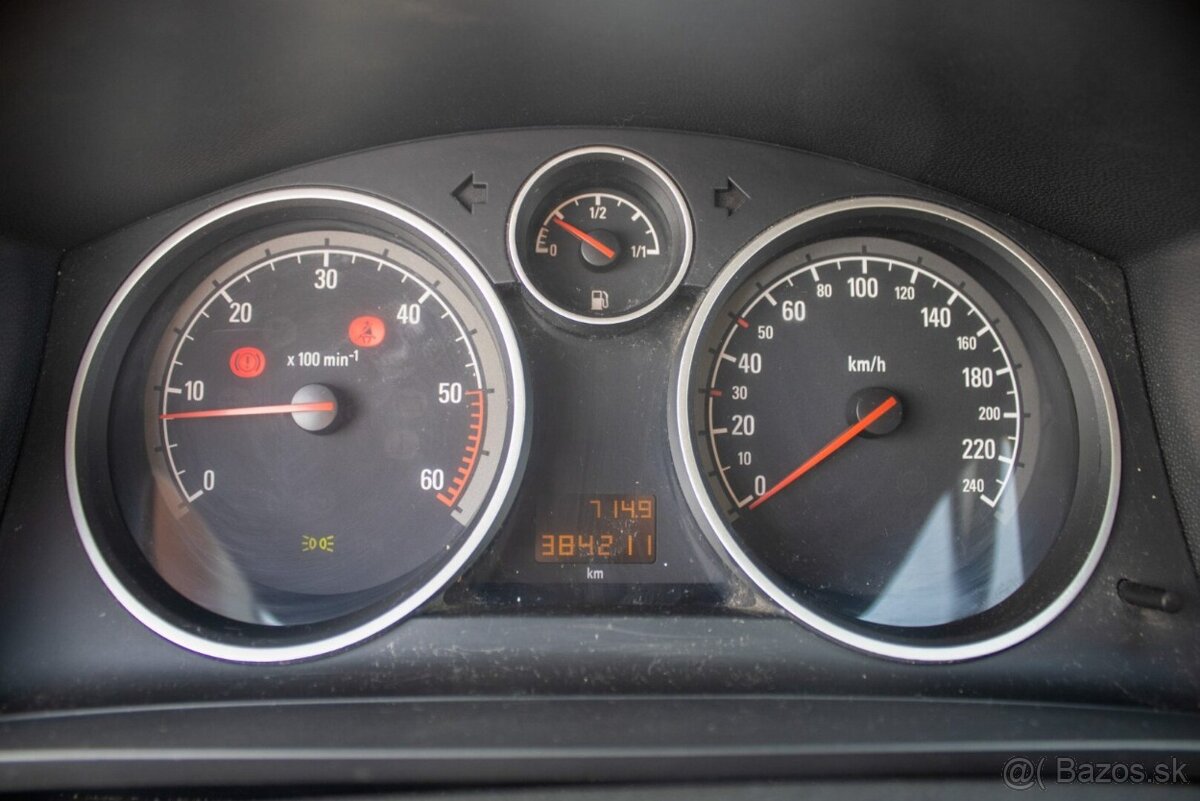 Opel Zafira 1.9 DT 88kW M6 - 13