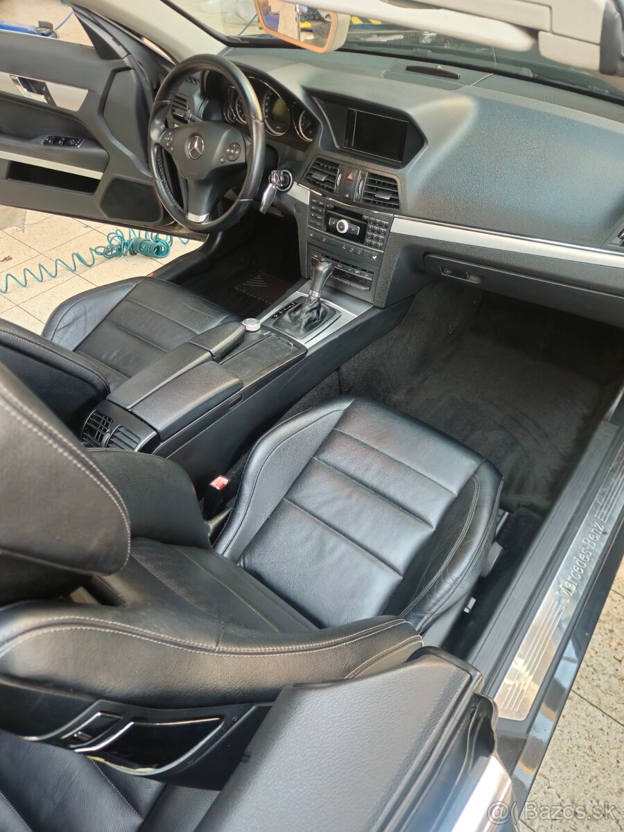 mercedes e200cgi cabrio automat 08/2010 - 13