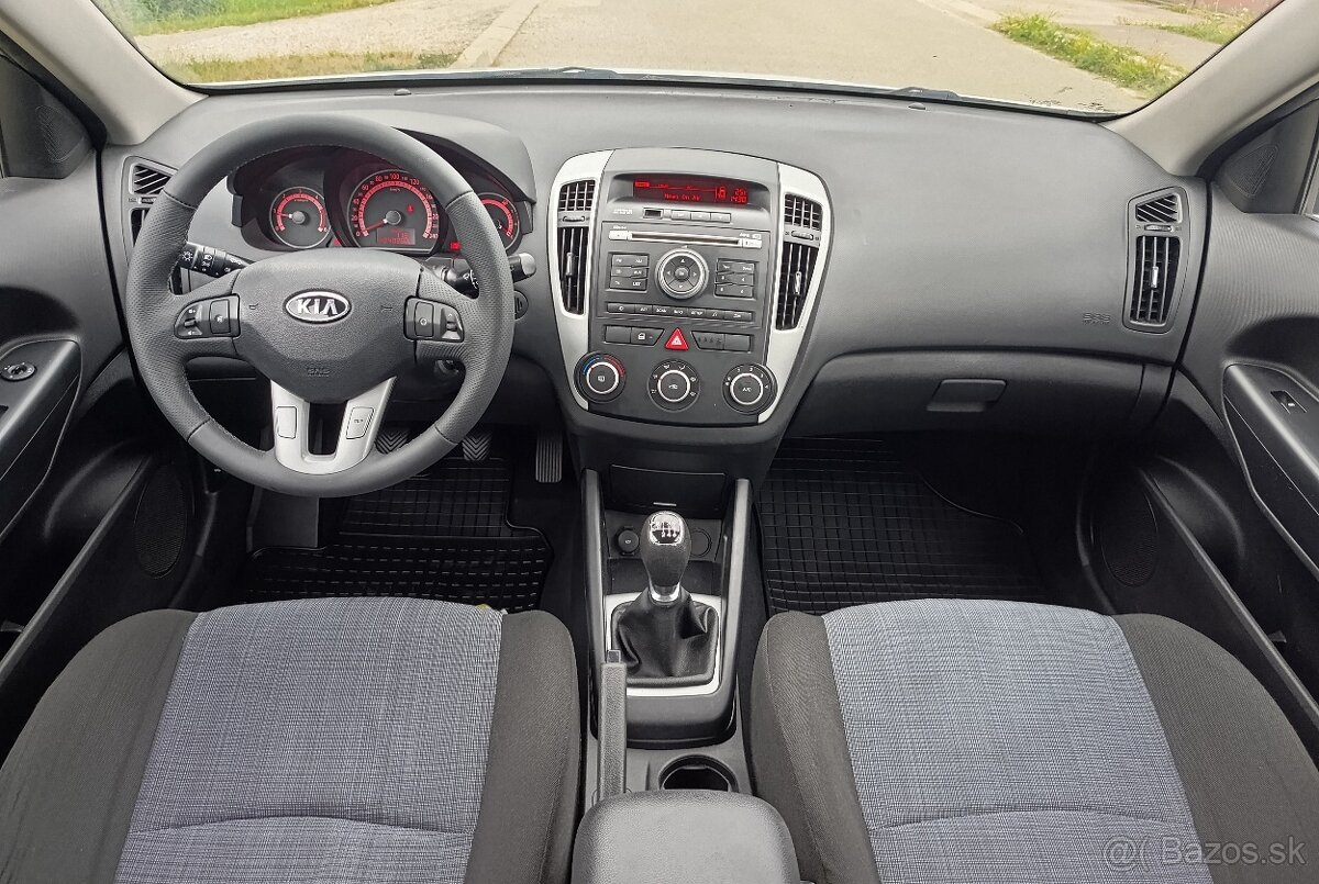 KIA CEED 1.6 CRDI M6 FACELIFT - 13