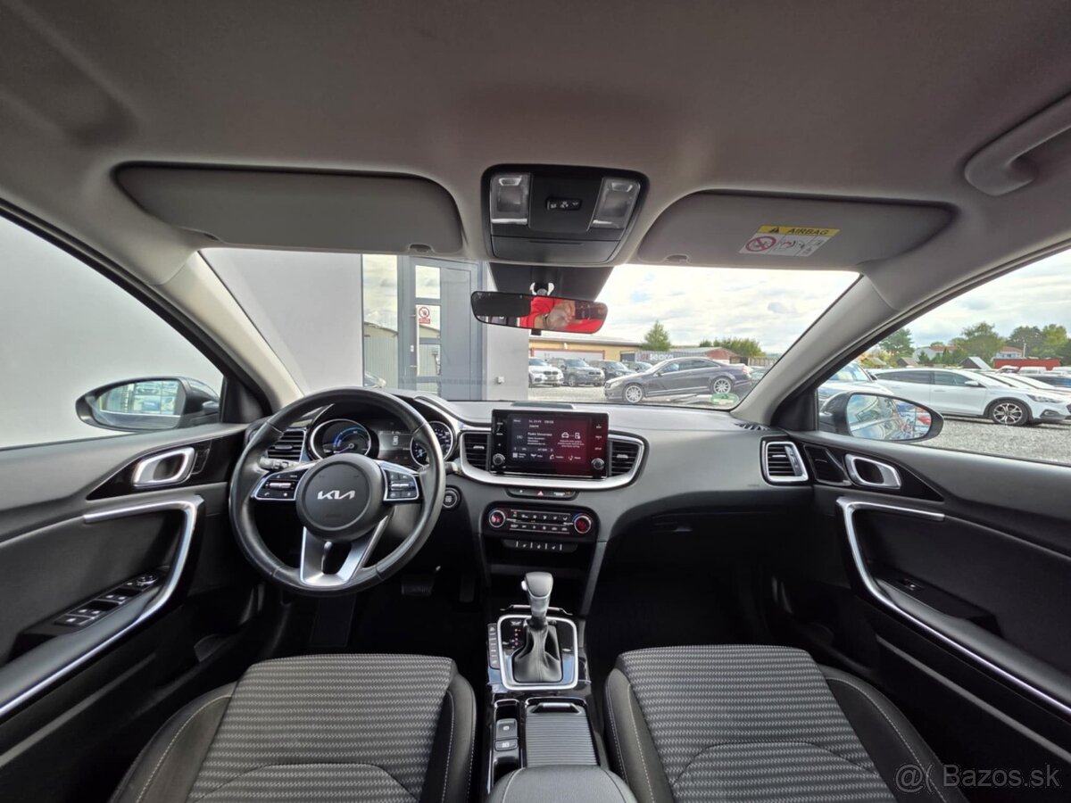 Kia Ceed 1.6 plug-in hybrid - 13