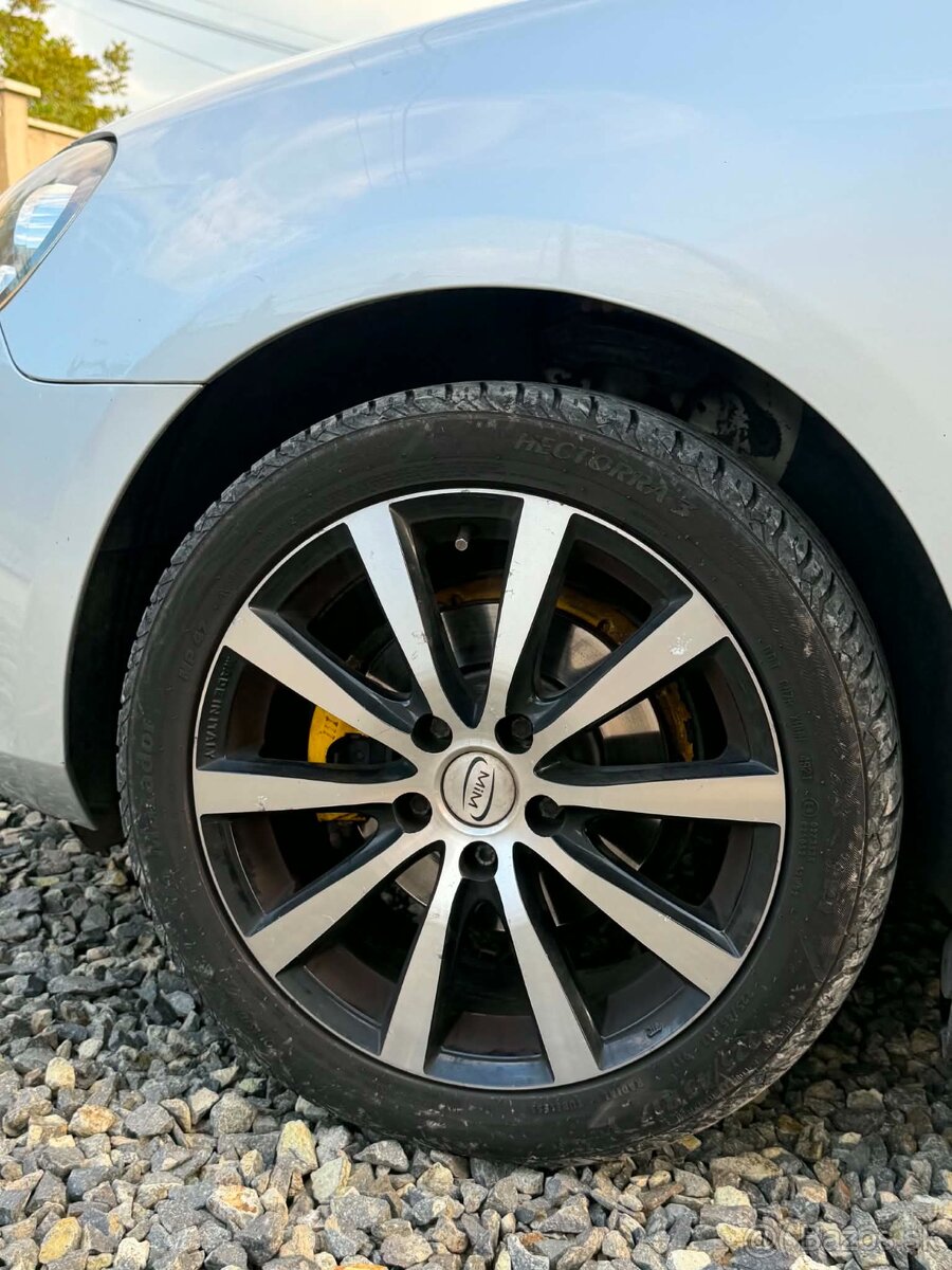 Predàm VW Golf 6 1.6Tdi - 13