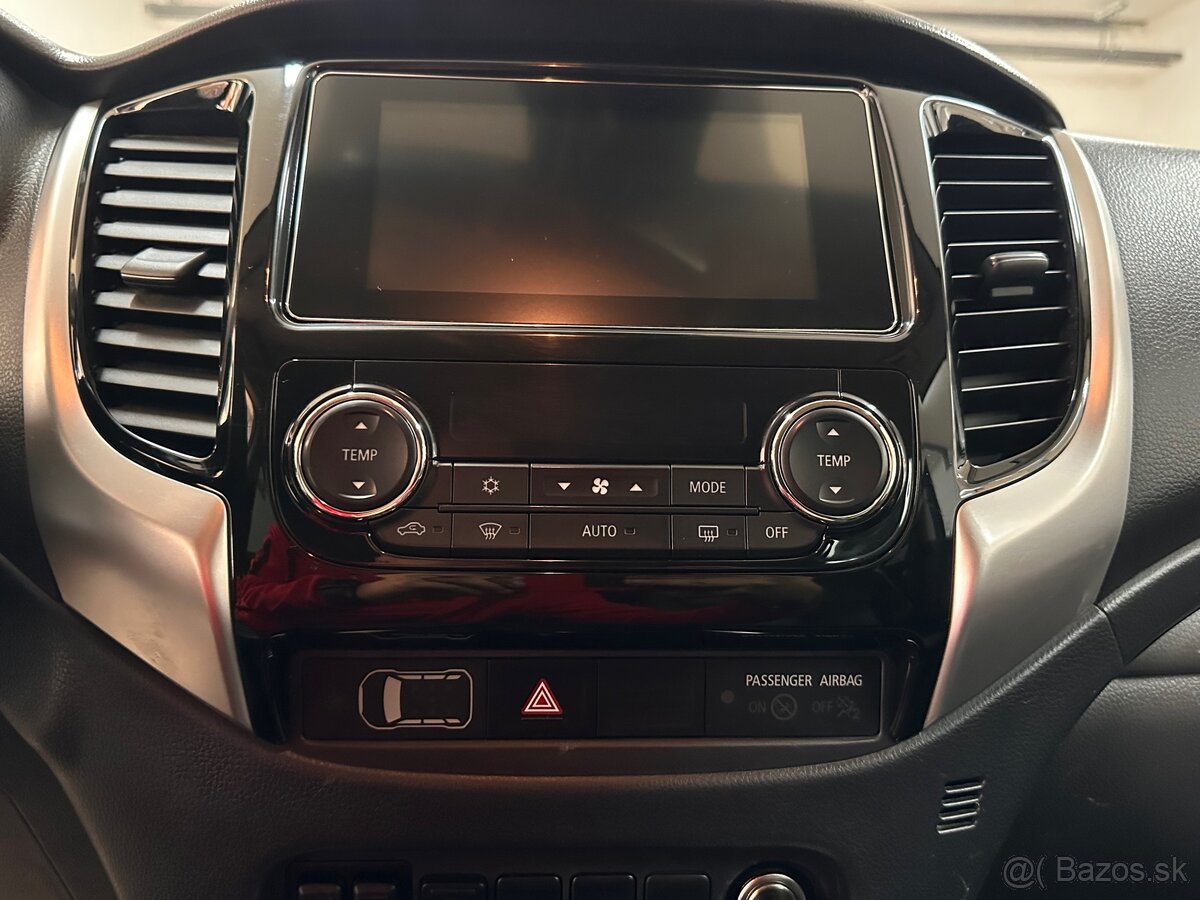 Mitsubishi L200 2.4DI-D Black Edition - 13