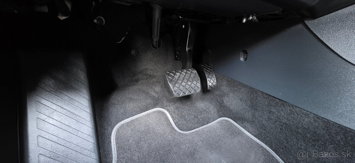 Škoda Octavia 2.0 140kW automat - 13