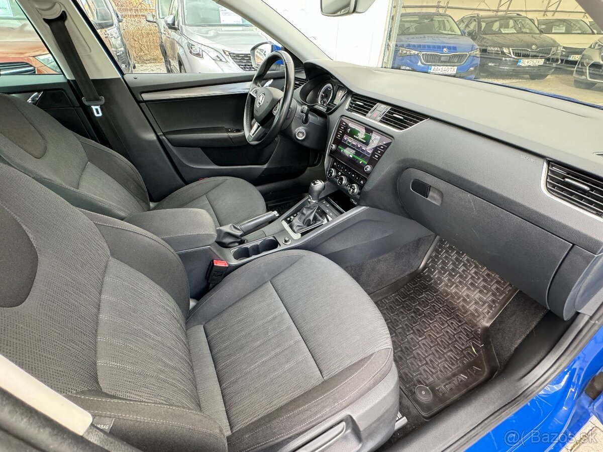 Škoda Octavia Combi 2.0 TDI Ambition DSG - 13