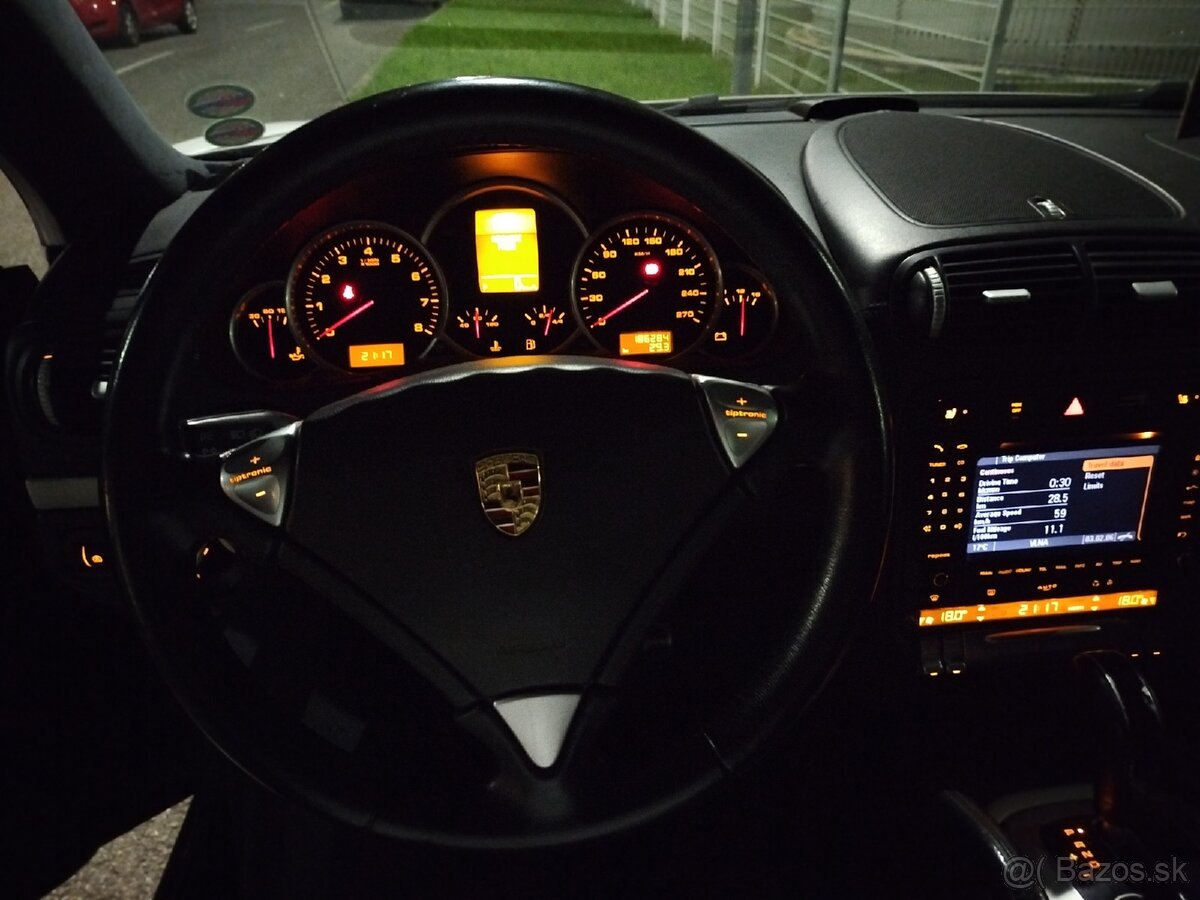 PORSCHE CAYENNE 957. 4,8. V8 4X4 - 13