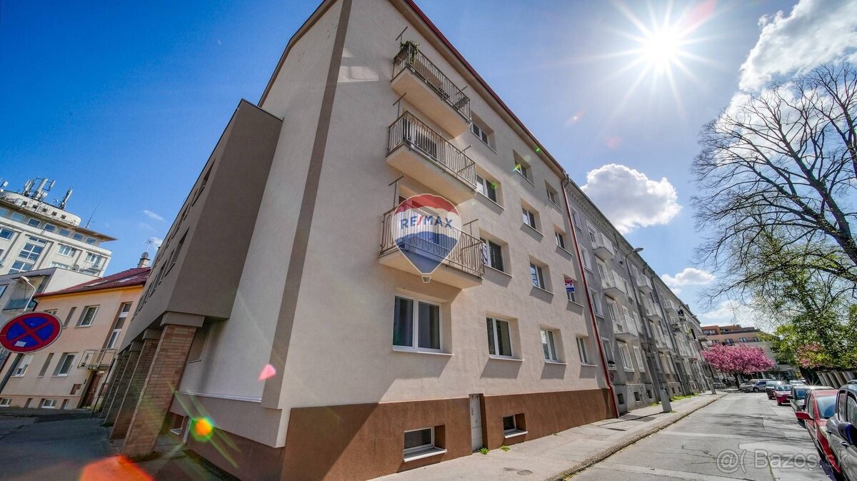 Priestranný 3-izbový byt v centre Piešťan - 13