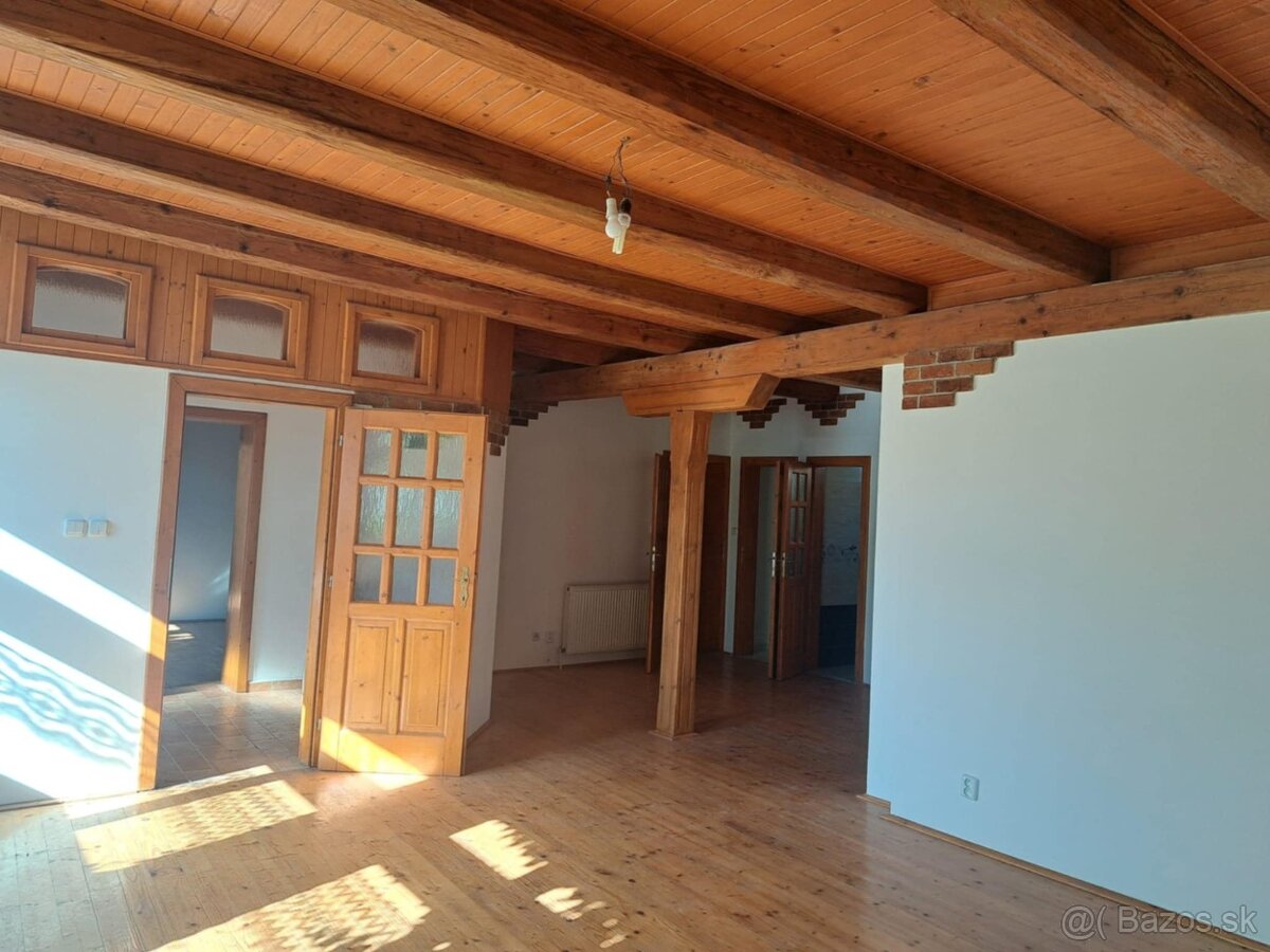 Očkov - Krásny viacgeneračný RD, 698 m2 pozemok na predaj - 13