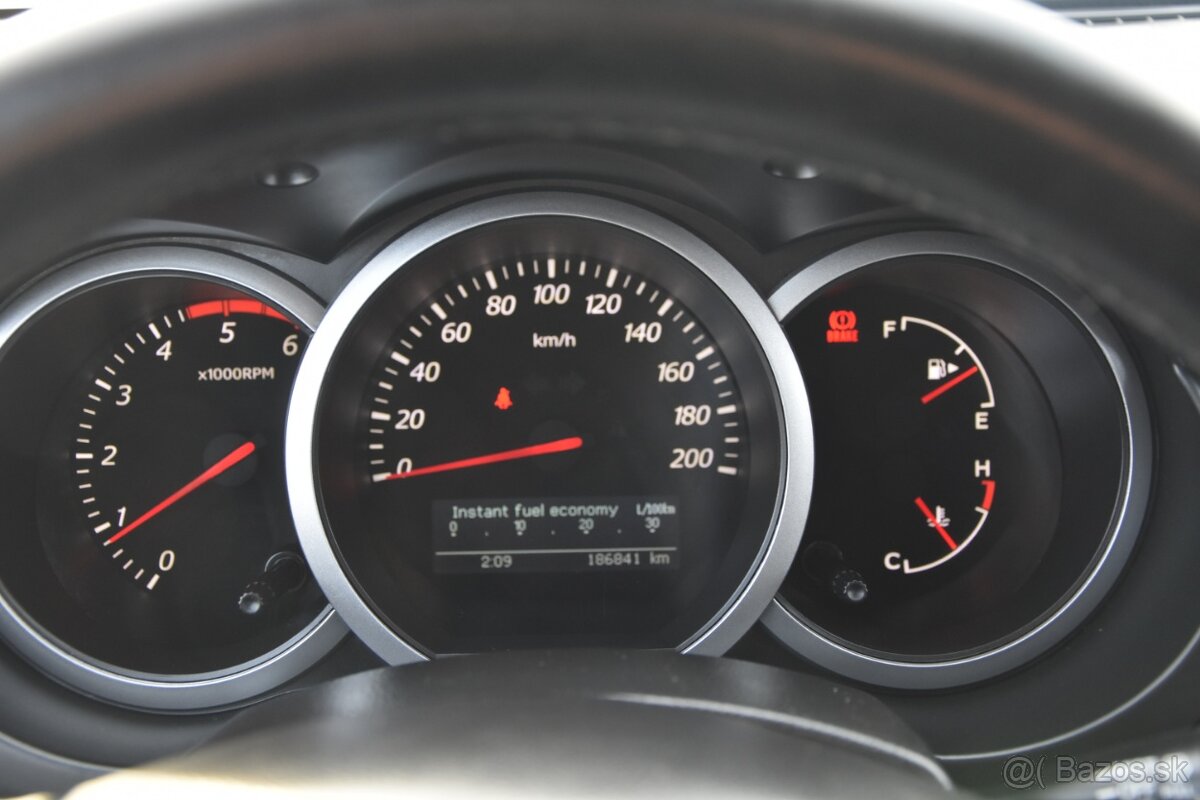 Suzuki Grand Vitara 1.9 DDiS JLX-A - 13