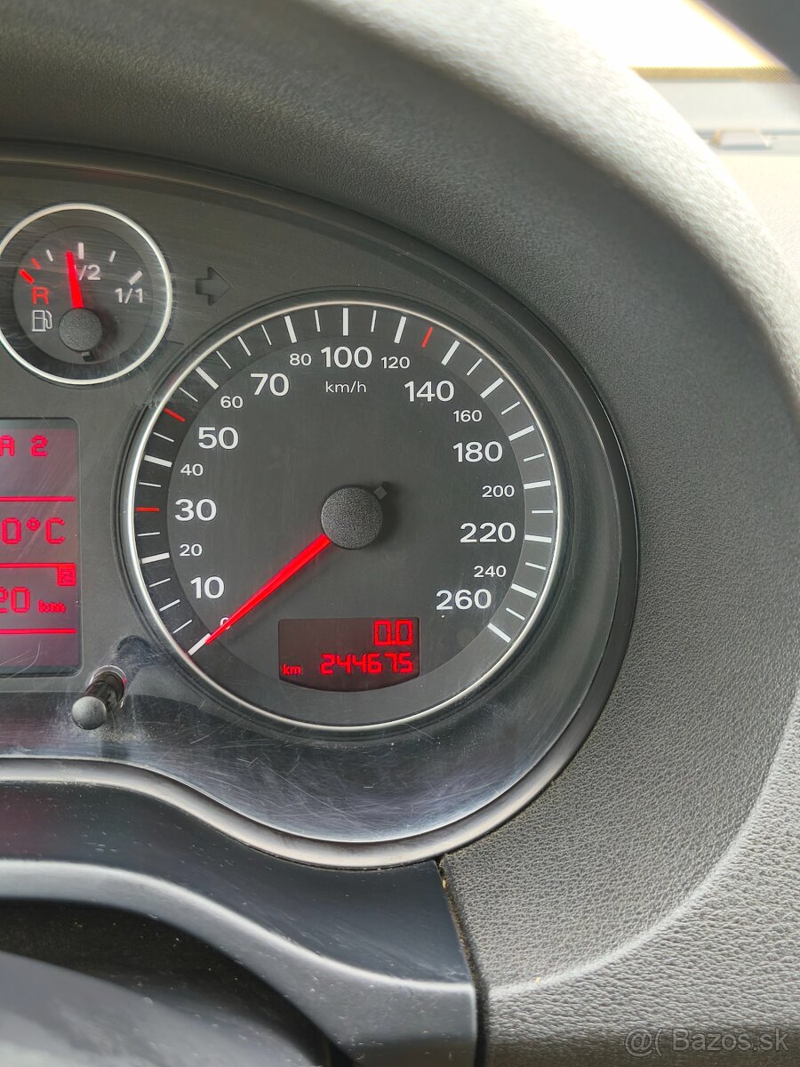 Audi A3 1,6 benzín manuál - 13