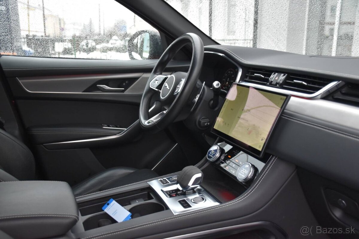 Jaguar F-Pace 2.0 P400e PHEV R-Dynamic S AWD A/T - 13