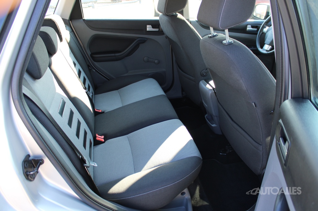 Ford Focus Combi 2,0 i + LPG 107 kW - 13