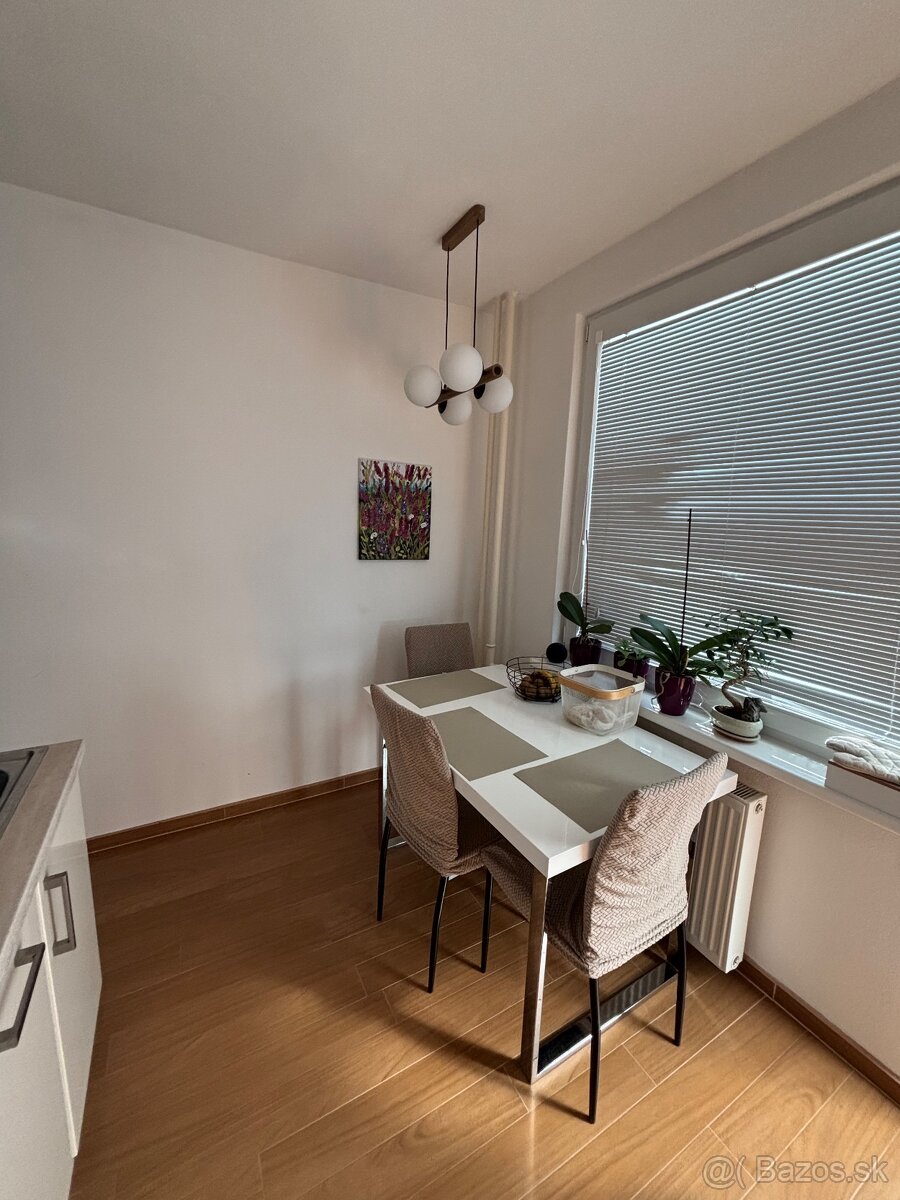 Veľkometrážny 2izbový byt Chrenová - 13