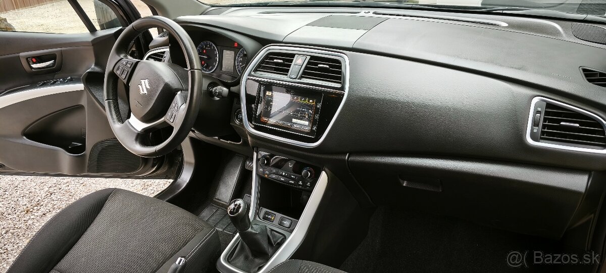Suzuki SX4 s cross 4X4 Benzín. mod.Rok 2020 - 13