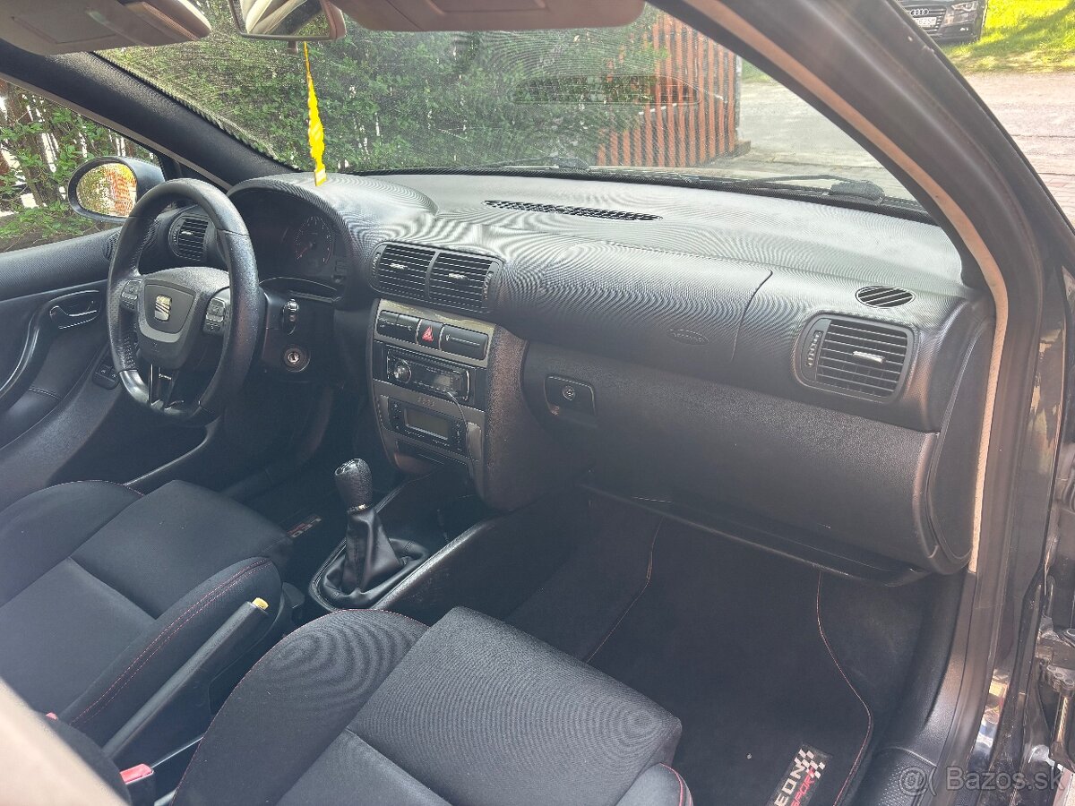 Predám Seat Leon Cupra 1.8T 132kW + úprava na 220ps - 13