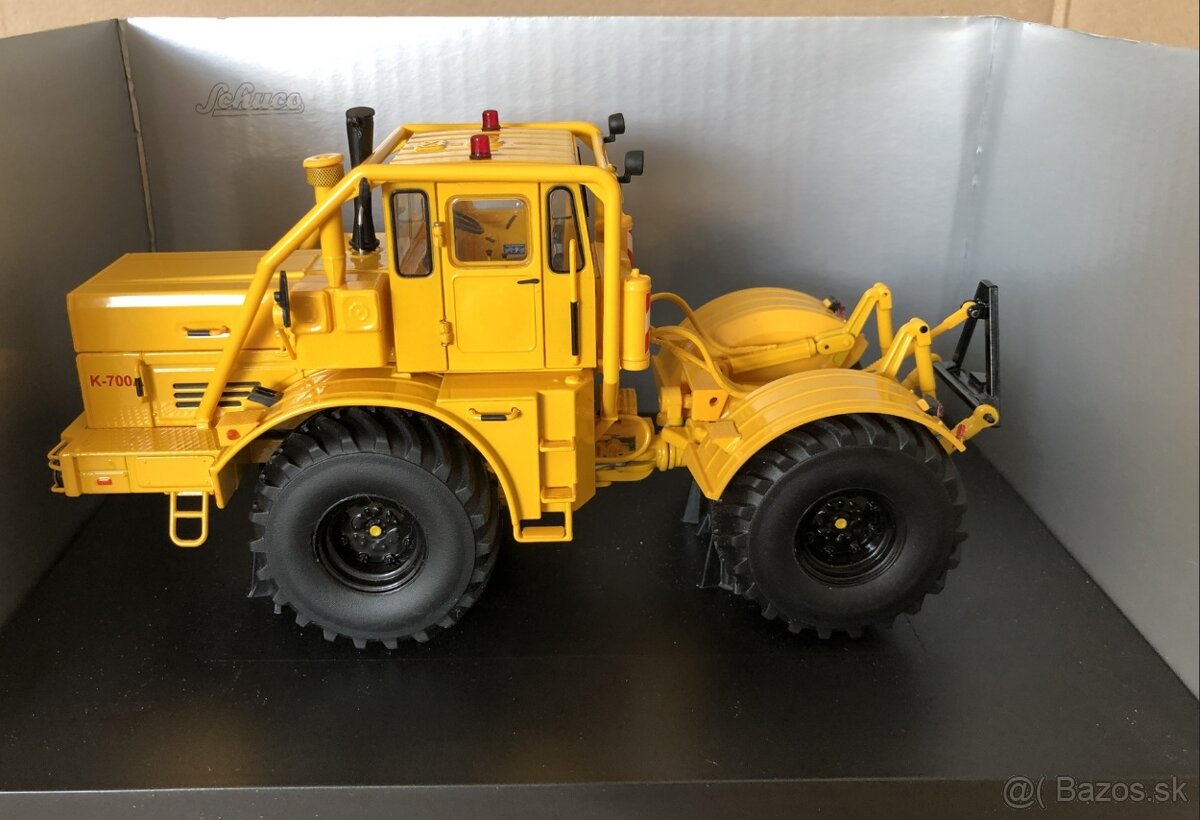 Kirovets K700A - 13