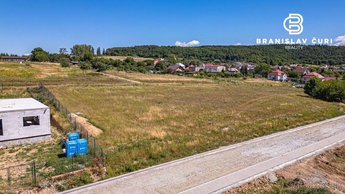 Nová cena. Predaj, stavebný pozemok, rozloha 1032 m2, obec P - 13