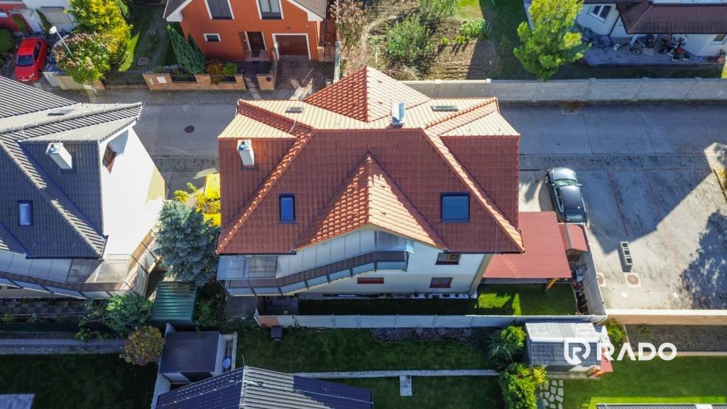 RADO | 3i byt v tehlovom dome so záhradou a parkovaním | Bis - 13