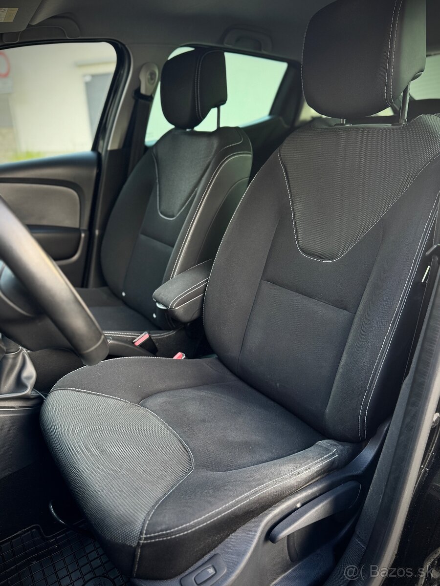 RENAULT CLIO 1.2i - 13