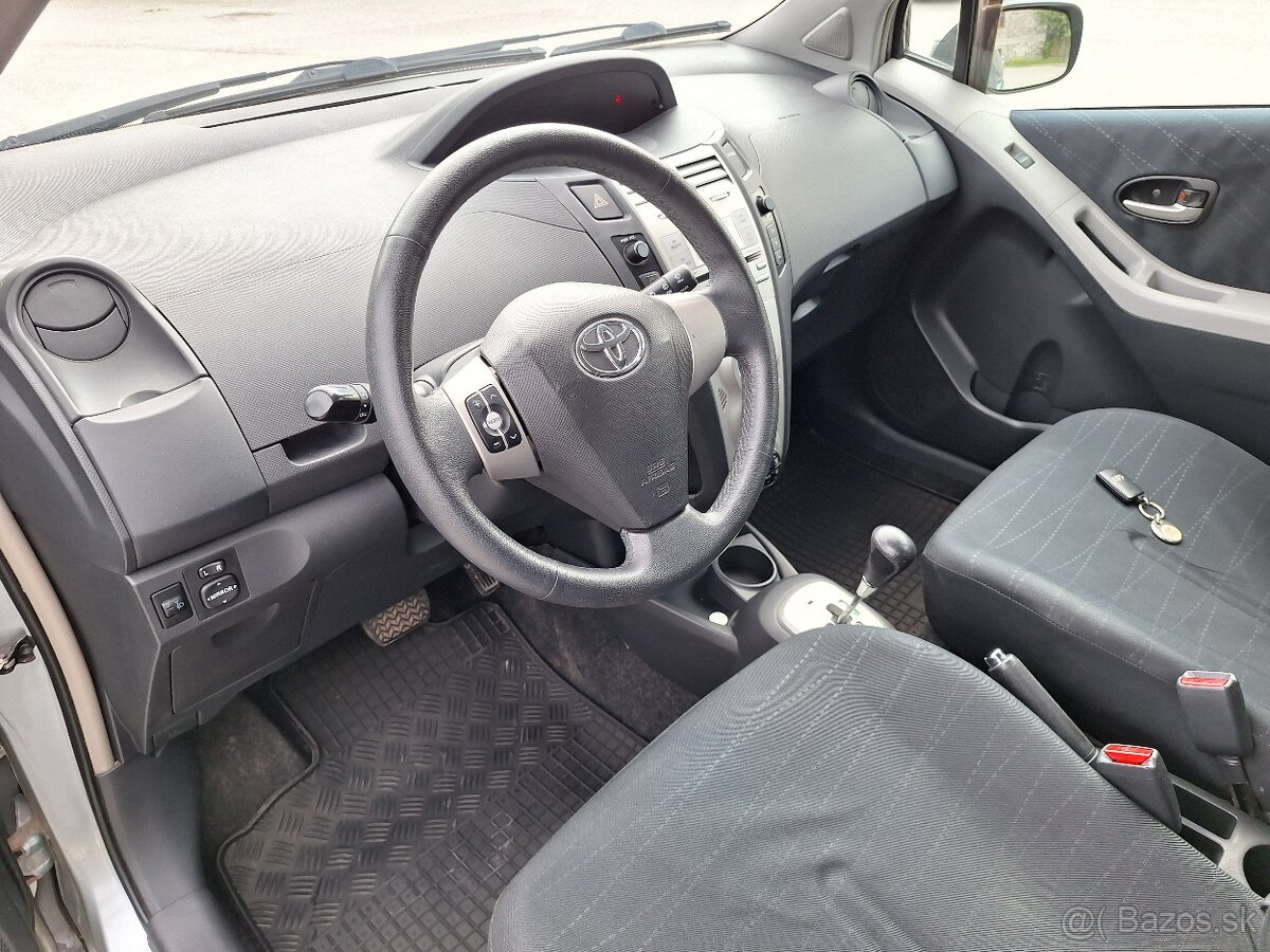 Toyota Yaris 1,4D-4D AUTOMAT - 13