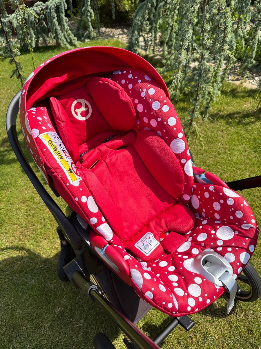 Vanicka a vajicko by Jeremy Scott - 13