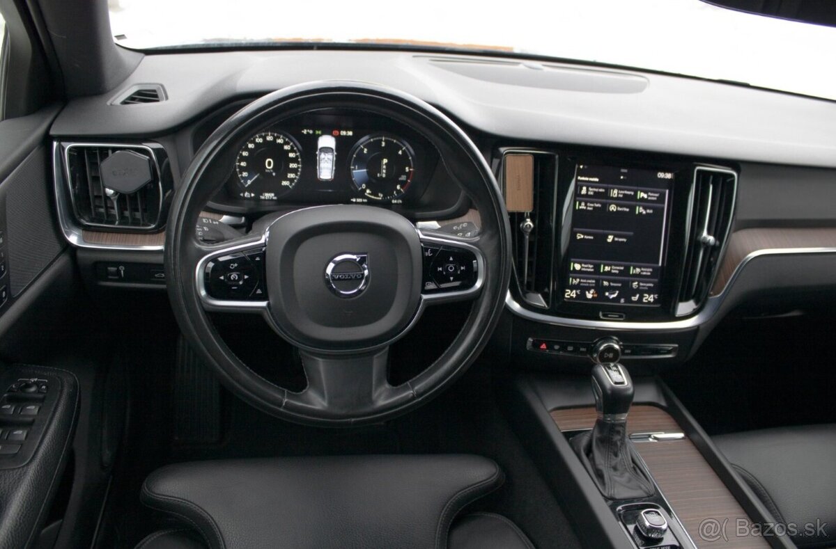 Volvo V60 Cross Country D4 AWD Pro AUTO. - 13