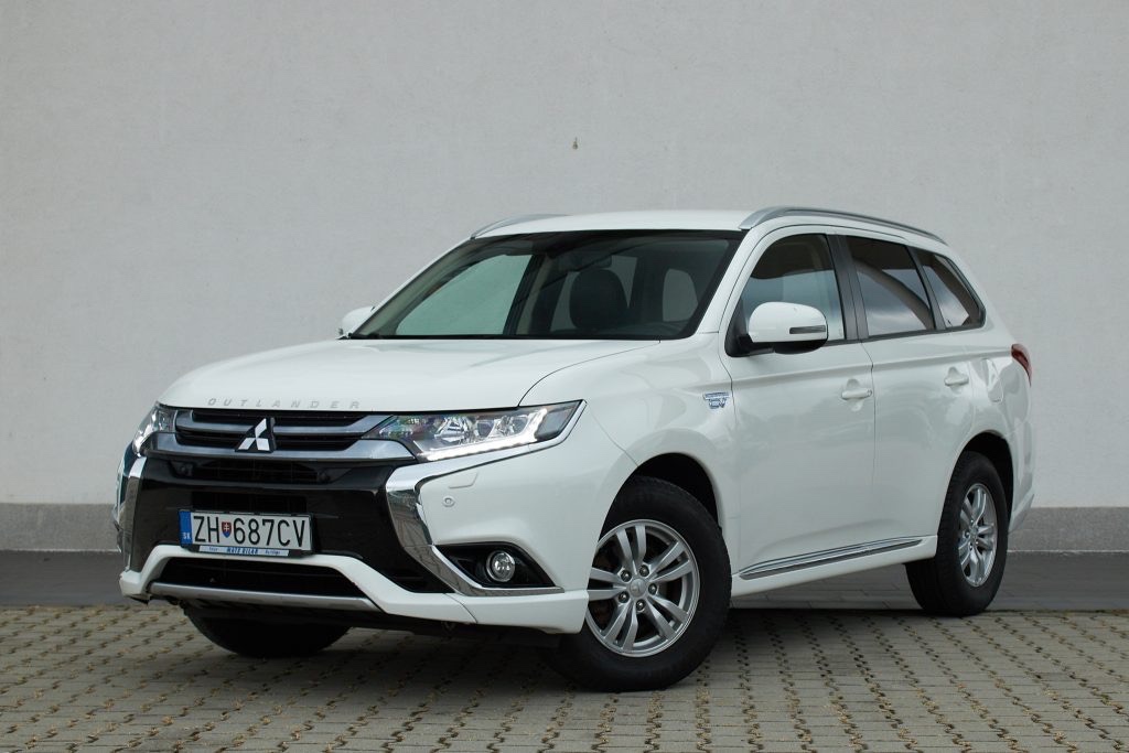 Outlander PHEV - 13
