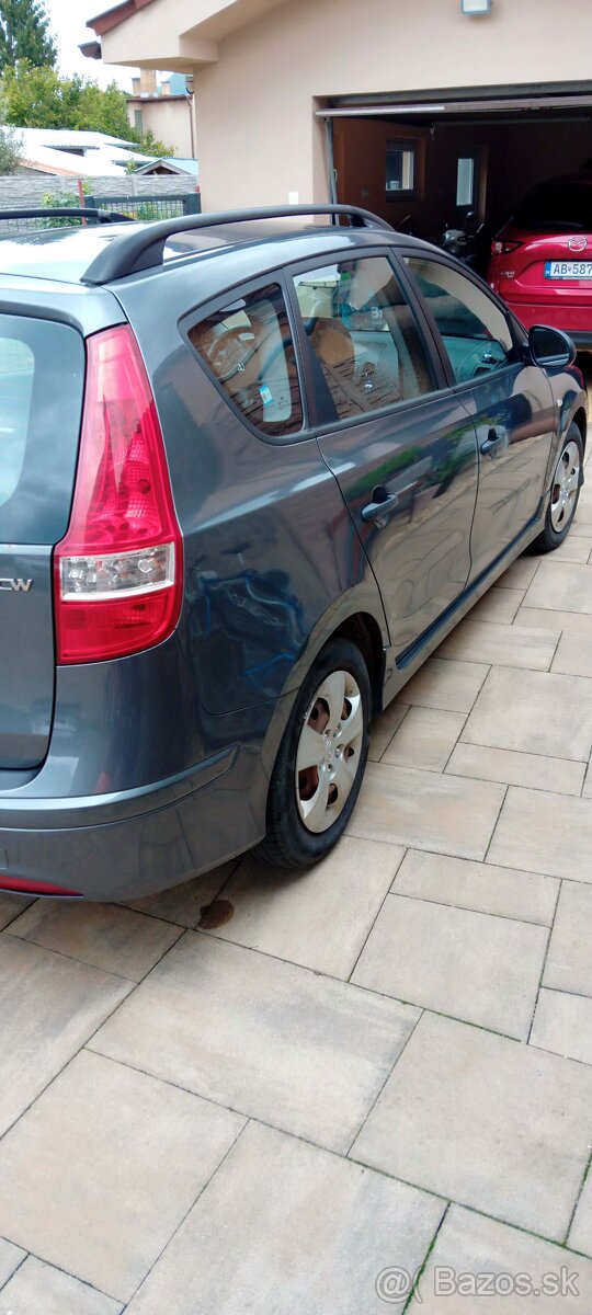 Hyundai i30 1.4 benzín - 13