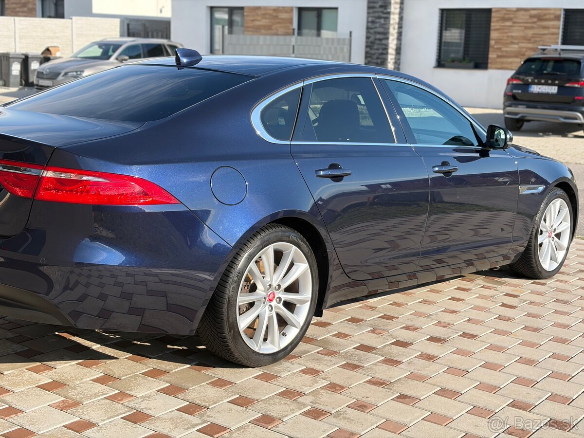 Jaguar XF - 13