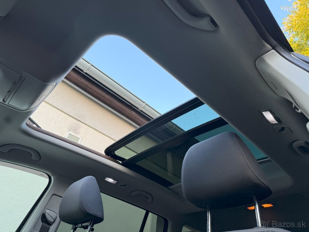 Volkswagen Touran 2.0 TDI Cross, Mesačne: 225€ - 13