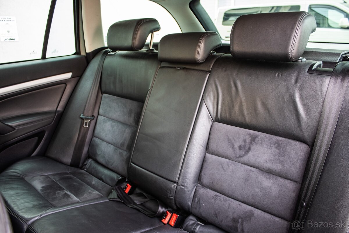 Škoda Octavia Combi 2.0FSI 4x4 Scout - 13