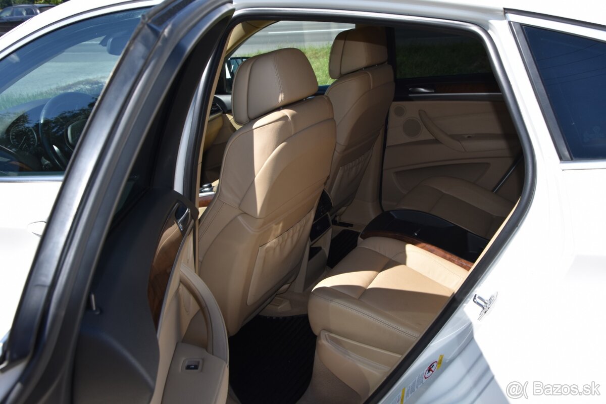 BMW X6 xDrive 50i - 13