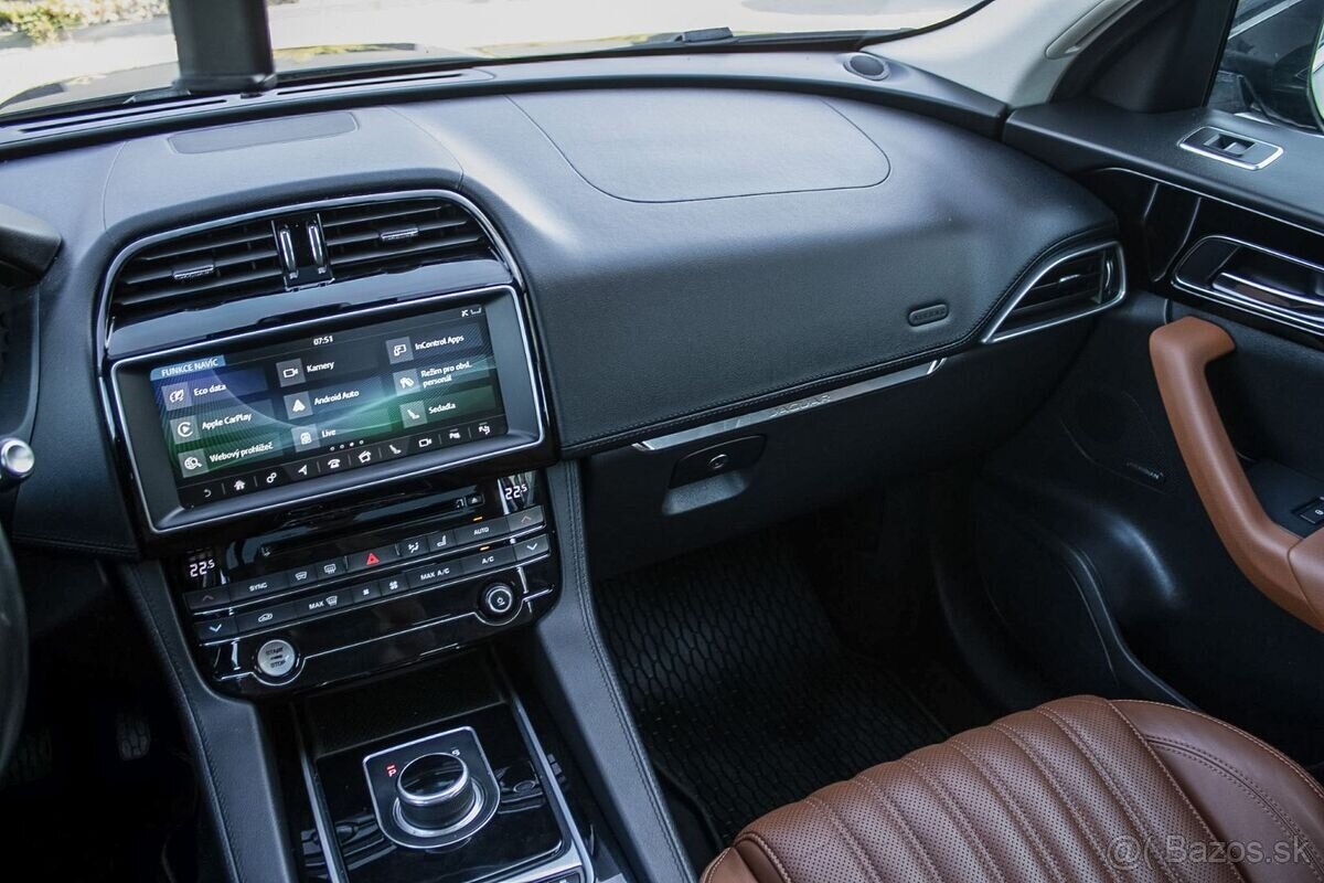 Jaguar F-Pace 30d AWD Portfolio - 13