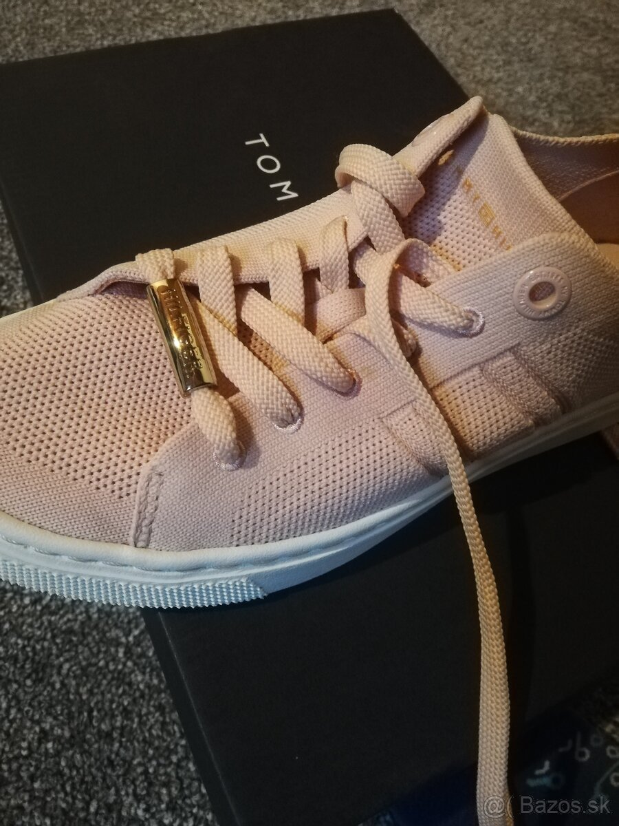 Predám tenisky Tommy Hilfiger - veľkosť č. 36 - 13